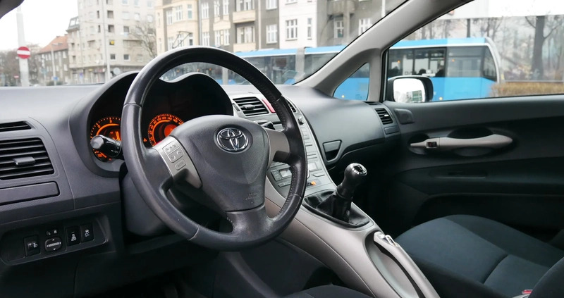 Toyota Auris cena 14800 przebieg: 210450, rok produkcji 2008 z Łazy małe 137